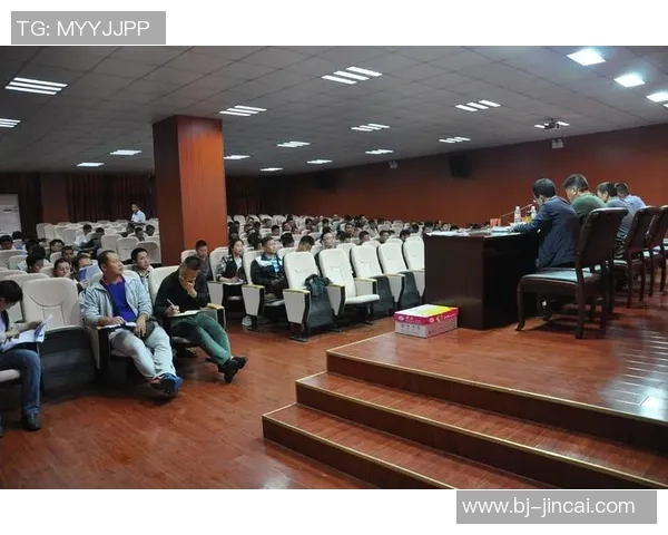 陈强谈足球生涯：从青涩少年到职业球员的心路历程与成长故事